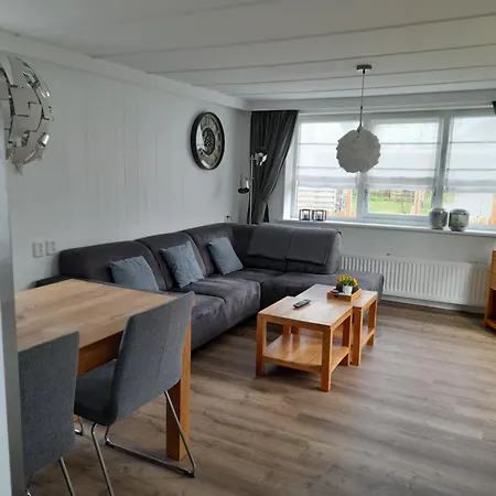 Texel Chalet 67 * Ден-Бург